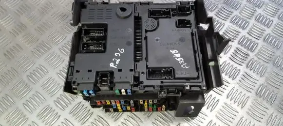 Peugeot 206 Comfort/convenience module 9626460880 s105872300g