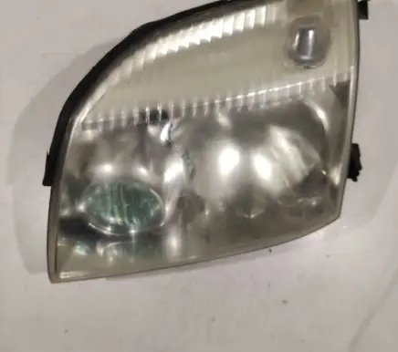 Nissan X-Trail T30 Headlight/headlamp
