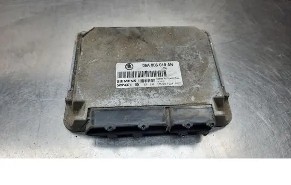 Skoda Octavia Mk1 (1U) Engine control unit/module ECU 06A906019AN