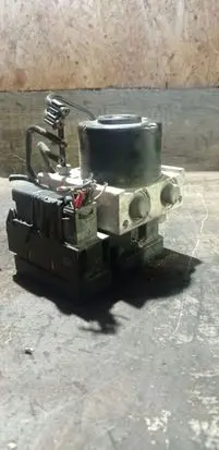 Ford Focus ABS Pump 3M512M110GA