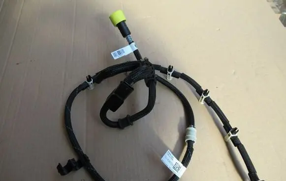 BMW i8 Fuel line pipe 044513028W-T