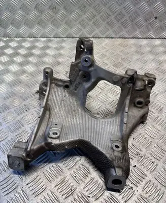 Engine mounting bracket