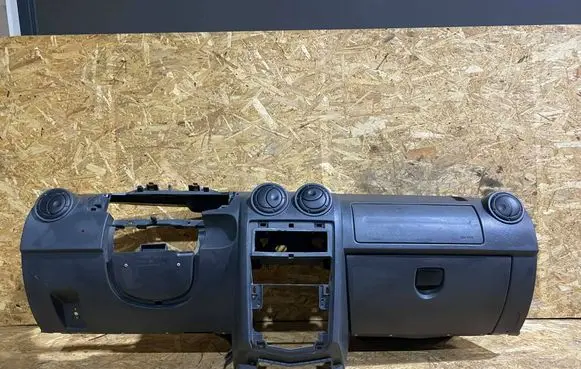 Renault Kangoo I Dashboard 8200213822 8200213820 33937M