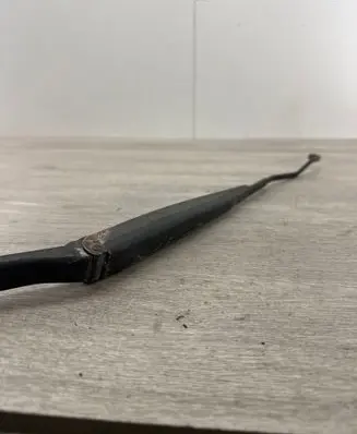 Hyundai Santa Fe Front wiper blade arm