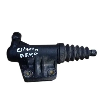 Clutch slave cylinder