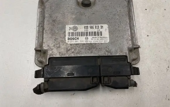 Volkswagen Golf IV Engine control unit/module 038906018BM 0281001846 28SA3729