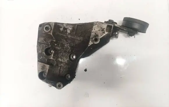 BMW 5 E39 Engine mounting bracket 2246146