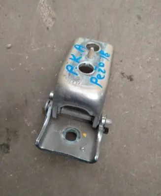 Peugeot Expert Front door lower hinge 