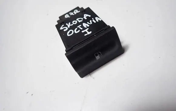 Skoda Octavia Mk1 (1U) Fuel tank opening switch 1U0959833C