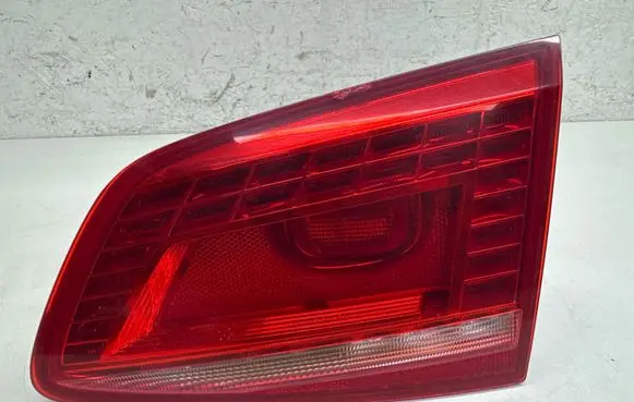 Volkswagen PASSAT B7 Tailgate rear/tail lights 
