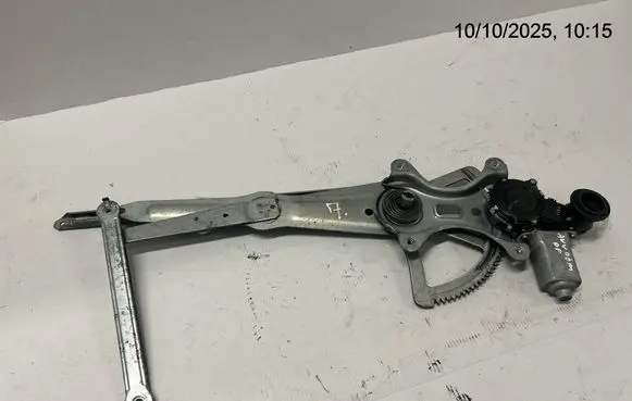 Toyota Avensis Verso Front door window regulator with motor 8571042080