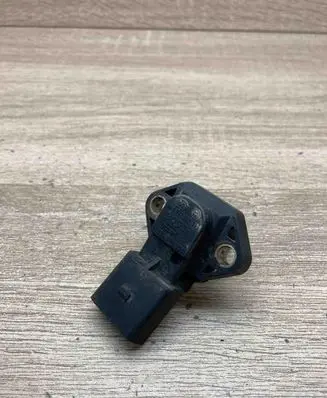 Volkswagen Polo V 6R Air pressure sensor 038906051 0281002177