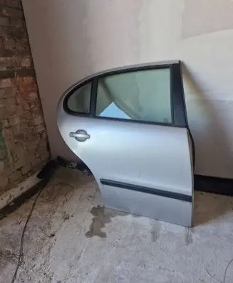 Seat Leon (1M) Rear door