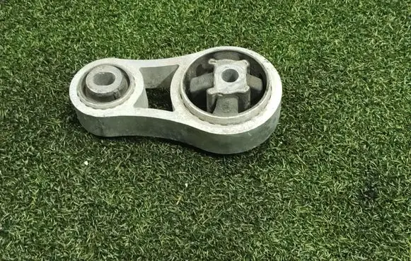 Opel Vivaro Engine mount bracket 049246