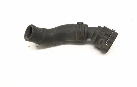 Coolant pipe/hose
