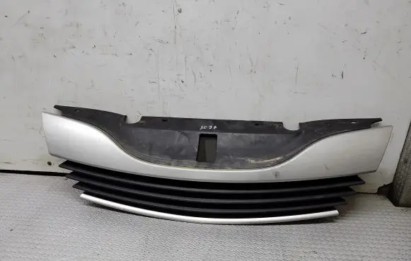 Renault Laguna II Front bumper upper radiator grill 8200012581