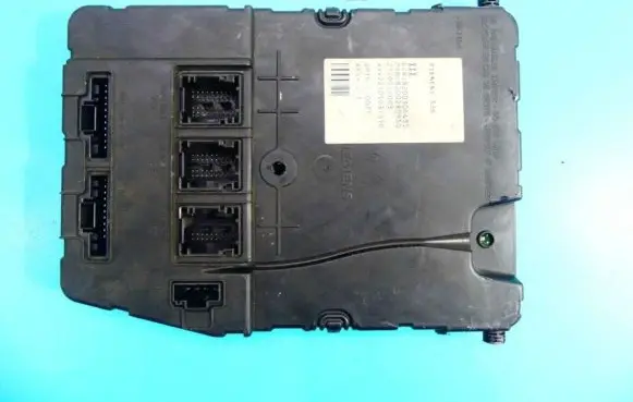 Renault Megane II Central body control module 8200306435 IMPRK1314888