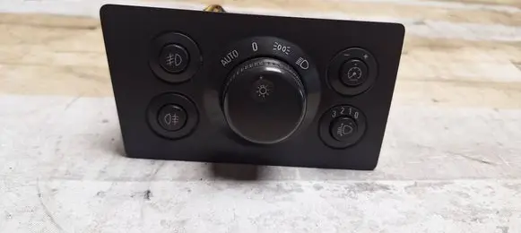 Opel Zafira B Light switch 13205868 LK04060100