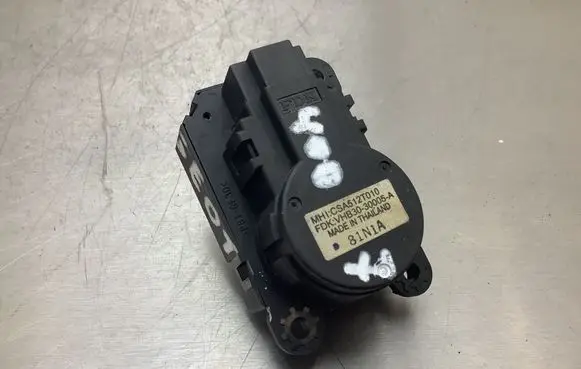 Peugeot 4007 Air flap motor/actuator CSA512T010 VHB3030005A