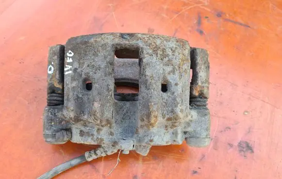 Iveco Daily 35 - 40.10 Front brake caliper 42548180