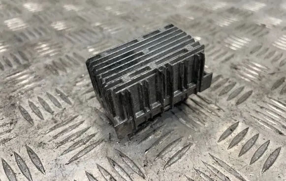 Chevrolet Captiva Glow plug pre-heat relay 55574293