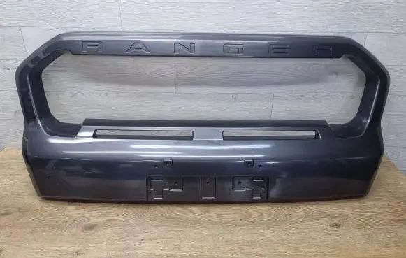 Front bumper upper radiator grill