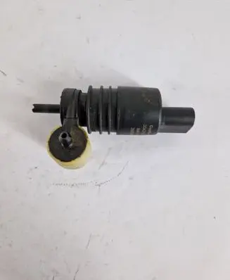 Mitsubishi Outlander Windscreen/windshield washer pump 3043125