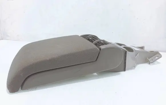 Opel Signum Armrest 13171943 1044844 29042004