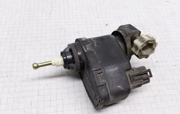 Hyundai Lantra I Headlight level adjustment motor 0310121044 00437536