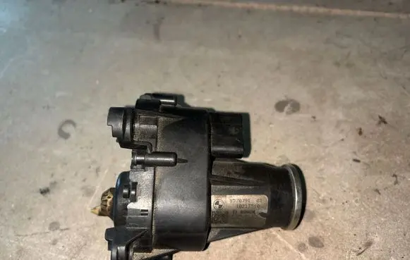 BMW X5 E70 Intake manifold valve actuator/motor 10213510