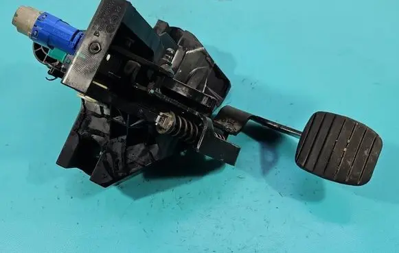 Renault Trafic III (X82) Pedal assembly 14017095 IMPRK1545537