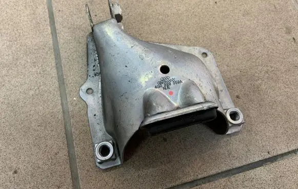 Audi A6 S6 C7 4G Engine mounting bracket 4G0399059A