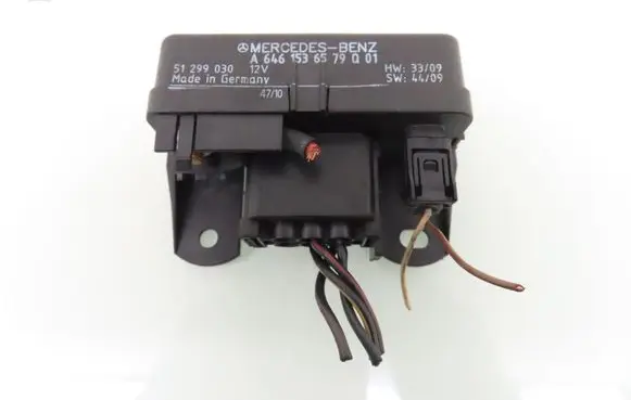 Mercedes-Benz A W168 Glow plug pre-heat relay A6461536579Q01