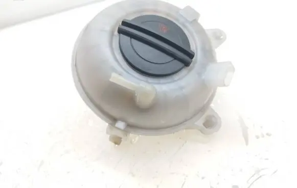 Seat Leon (5F) Coolant expansion tank/reservoir 5Q0121407M