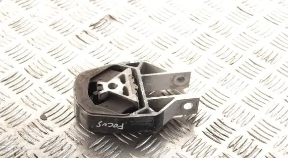 Ford Focus Engine mount bracket AV616P082AC