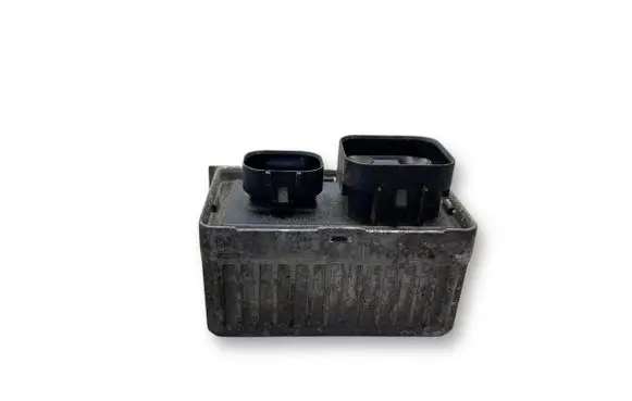 Opel Astra J Glow plug pre-heat relay 55574293