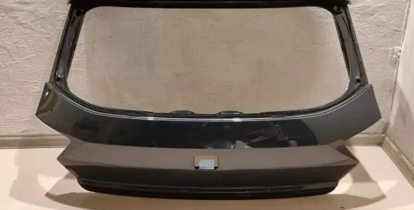 Seat Ibiza V (KJ) Tailgate/trunk/boot lid 6F0827433 232203S