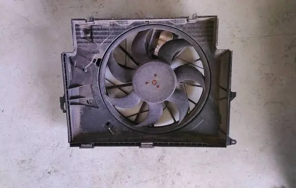 BMW 1 E81 E87 Electric radiator cooling fan 