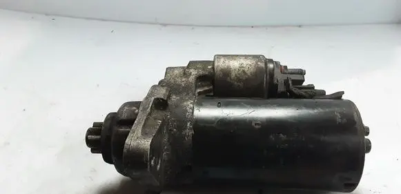 Volkswagen Golf V Starter motor 0001123012