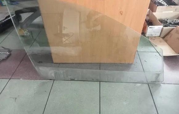 Seat Ibiza III (6L) Front door window glass four-door 43R000015