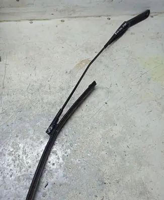 Ford Focus Front wiper blade arm