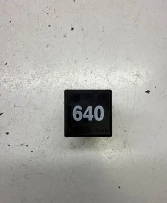 Audi A4 S4 B7 8E 8H Other relay 8E0907307D 7038900294 5WK11551