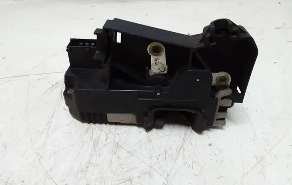 Renault Trafic II (X83) Front door lock 8200042332