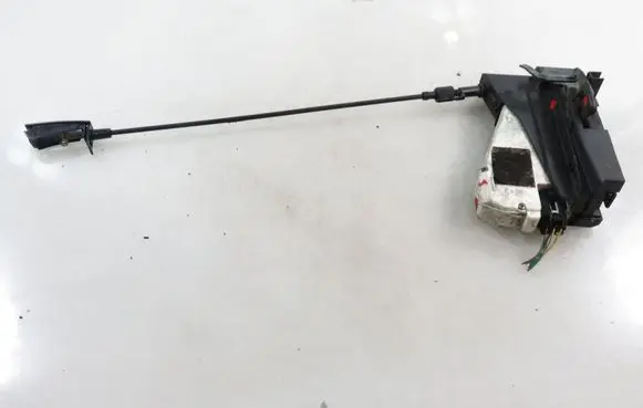 Seat Alhambra (Mk1) Rear door lock 