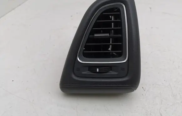 Honda HR-V Dashboard side air vent grill/cover trim 77620T7A00