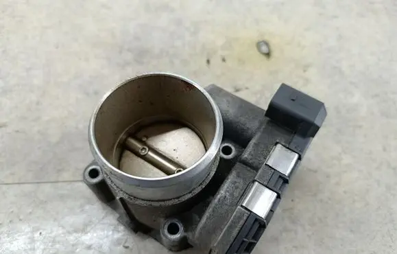 Audi A4 S4 B7 8E 8H Throttle body valve 06B133062M