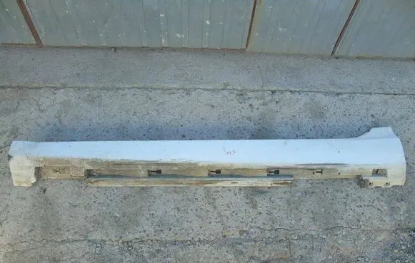 Sill/side skirt trim