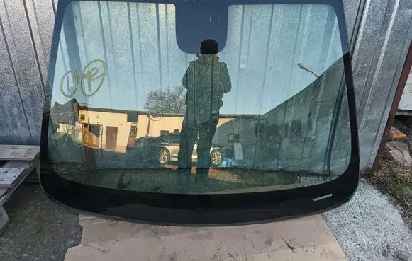 Opel Mokka Front windscreen/windshield window 