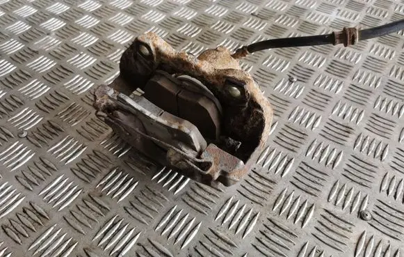 Opel Zafira A Front brake caliper
