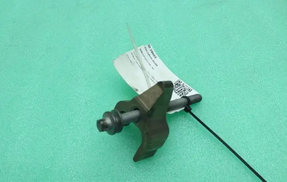 BMW 5 F10 F11 Fuel Injector clamp holder
